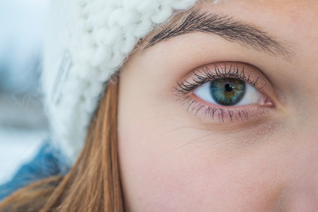 Dramatic volume lash extensions for bold look